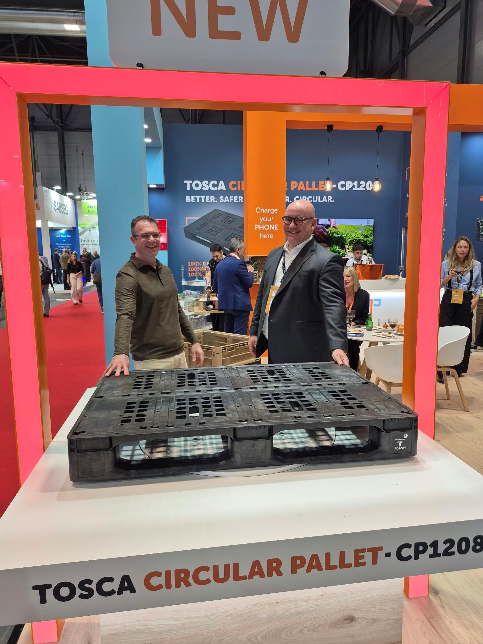 Tosca Showcases 100% Recycled Plastic Pallet with Cabka